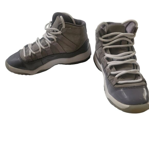 Jordan 11 Cool Gray Boys Size 12C - Picture 4 of 11